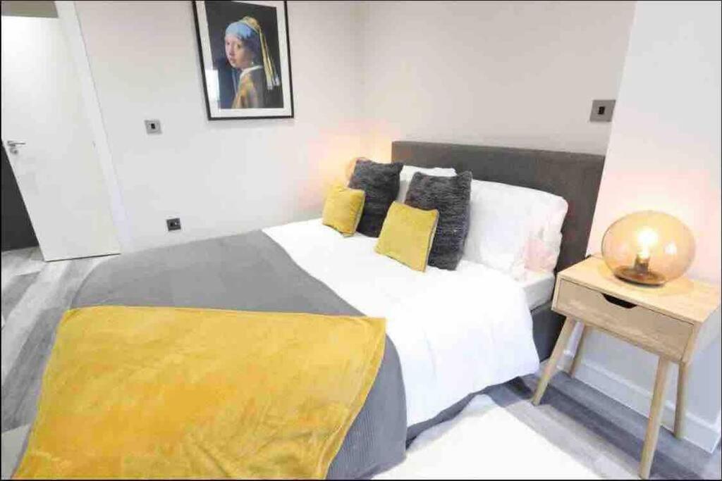 Entire Apartment / Nec / Resorts World / Birmingham Airport Sheldon  Esterno foto