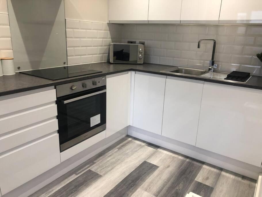 Entire Apartment / Nec / Resorts World / Birmingham Airport Sheldon  Esterno foto