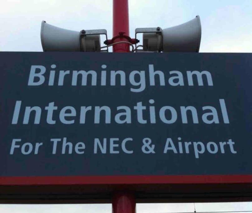 Entire Apartment / Nec / Resorts World / Birmingham Airport Sheldon  Esterno foto